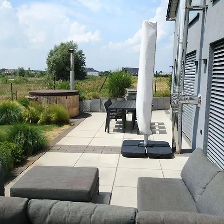 Апартаменты Holiday House House On Muehlfeldsee Lobnitz (Saxony)