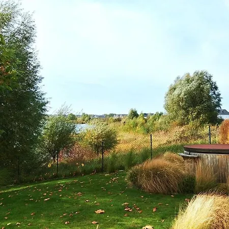Holiday House House On Muehlfeldsee Апартаменты Lobnitz (Saxony)