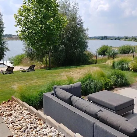 Holiday House House On Muehlfeldsee Апартаменты Lobnitz (Saxony)